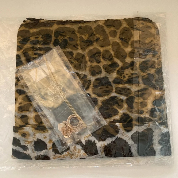 Scarf Animal Print & Long Goldtone Necklace Set Brand New - Picture 4 of 4